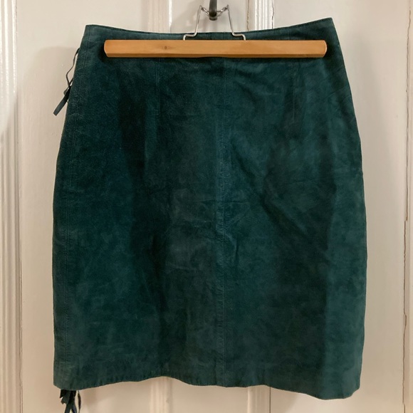 Green suede fringe mini skirt - Picture 2 of 2